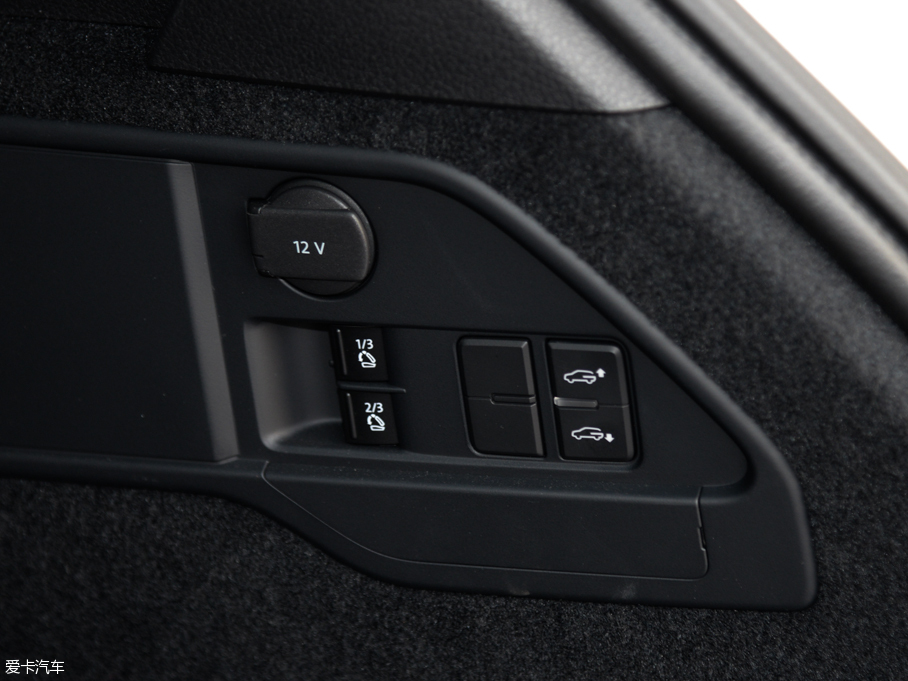 2016;J 3.0 TSI R-Line