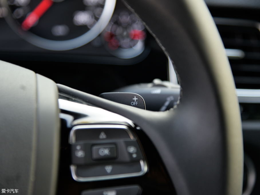 2016;J 3.0 TSI R-Line