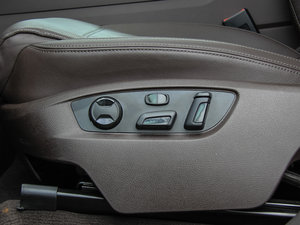 2016款3.0 TSI 标配型 主驾驶座椅调节