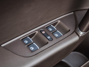 20163.0 TSI R-Line {܇ƅ^	