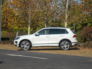 2016款3.0 TSI R-Line 正侧（左）