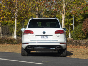 2016款3.0 TSI R-Line 正后	