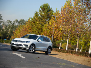 2016款3.0 TSI R-Line 整体外观