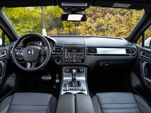 2016款3.0 TSI R-Line 内饰全景
