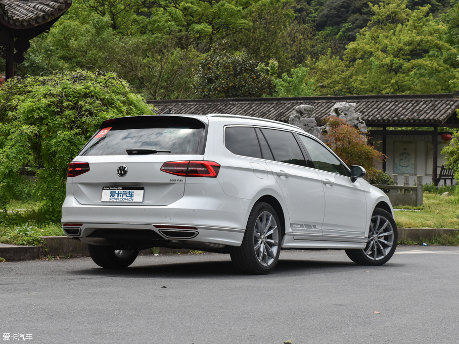 2016ε 380TSI R-Line