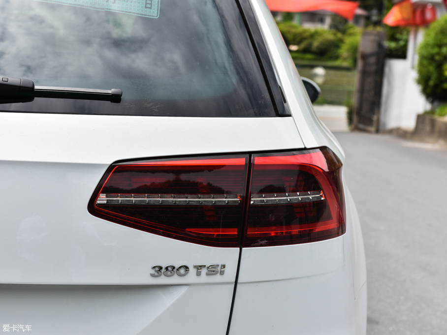 2016ε 380TSI (q)R-Line