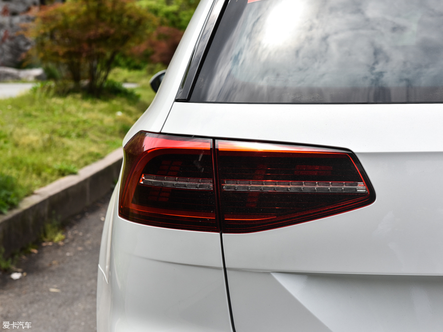 2016ε 380TSI R-Line