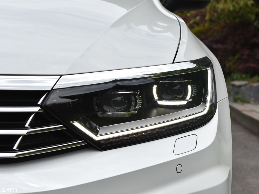 2016ε 380TSI R-Line