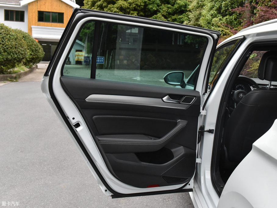 2016ε 380TSI (q)R-Line