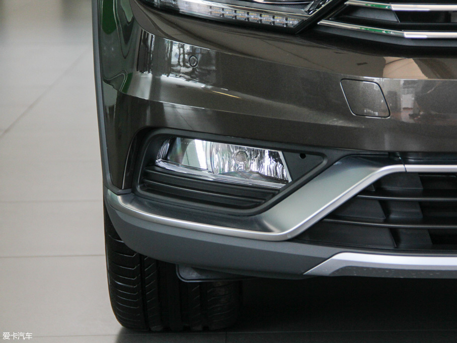 2016ε 380TSI Unlimited а