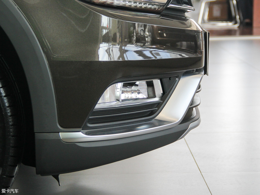 2016ε 380TSI Unlimited а