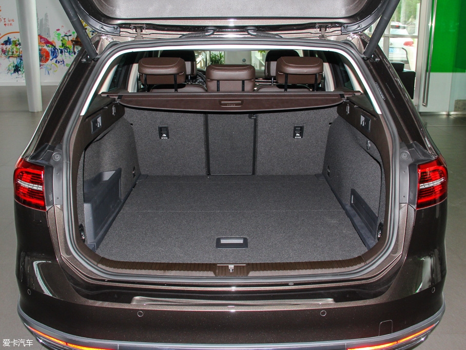 2016ε 380TSI Unlimited а