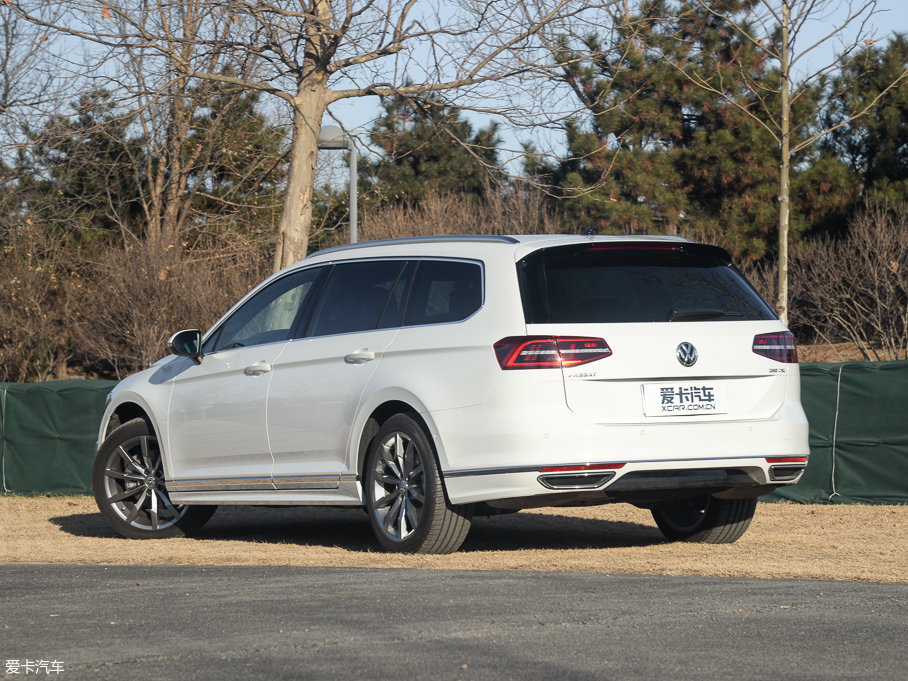 2016ε 380TSI (q)R-Line