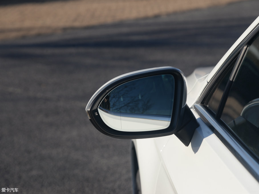 2016ε 380TSI R-Line