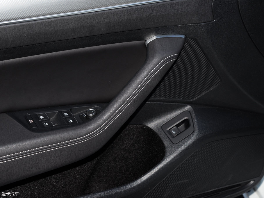 2016ε 380TSI R-Line