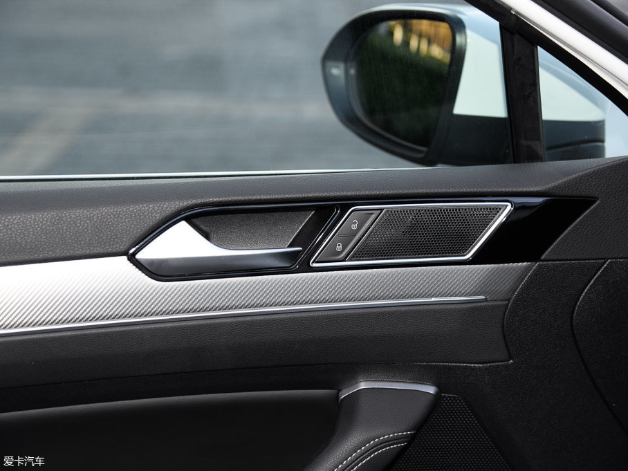 2016ε 380TSI R-Line