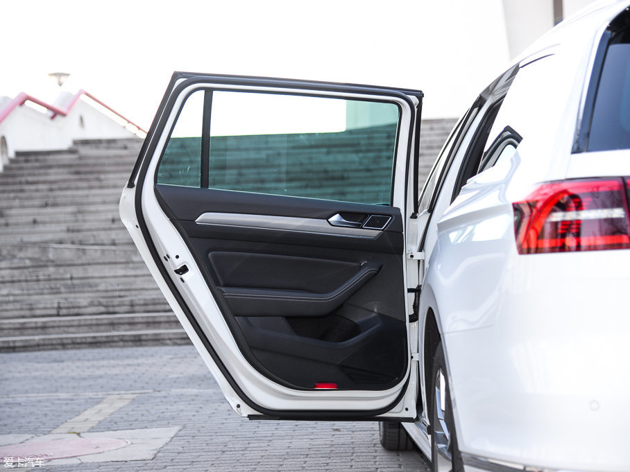 2016ε 380TSI (q)R-Line