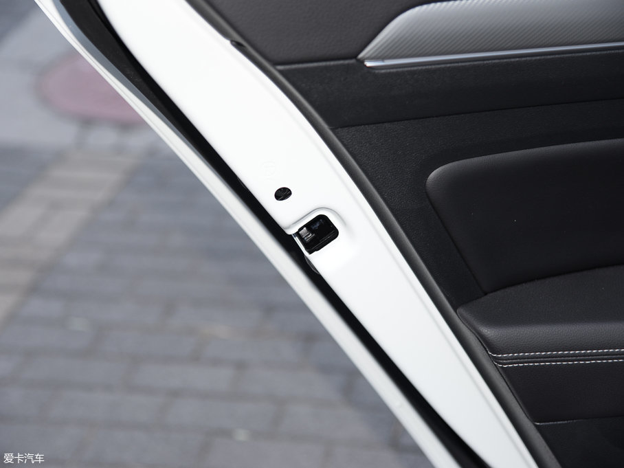 2016ε 380TSI R-Line