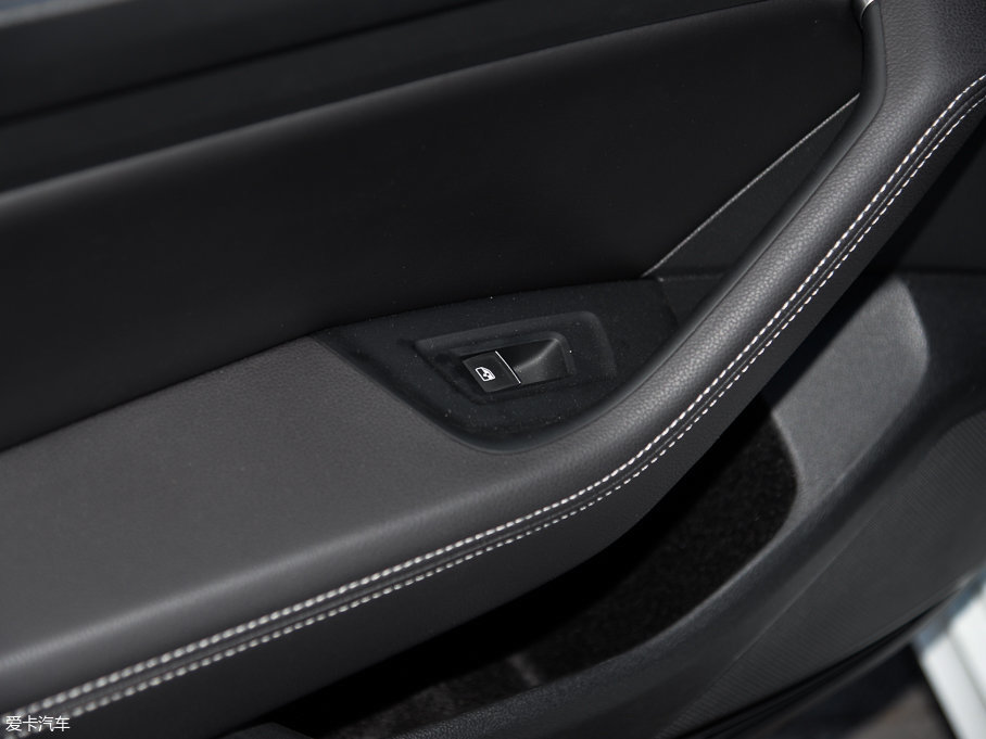 2016ε 380TSI R-Line