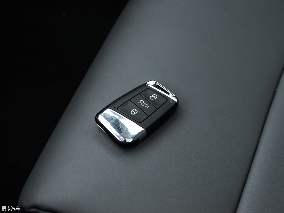 2016ε 380TSI (q)R-Line