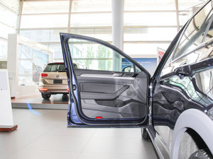 2016款380TSI Premium 四驱纵行版 驾驶位车门