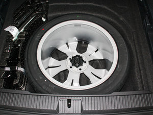 2016款380TSI Premium 四驱纵行版 备胎
