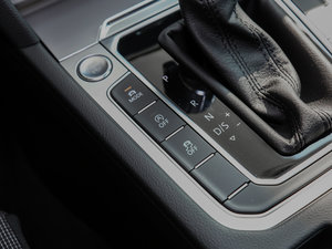 2016款380TSI 两驱逸行版 中控区