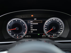 2016款380TSI 两驱R-Line版 中控区