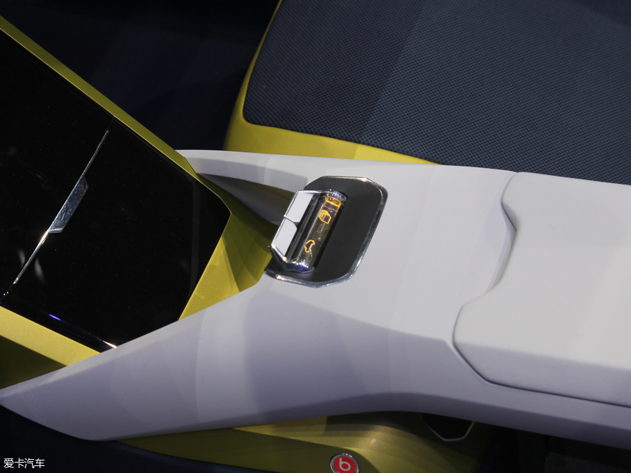 2016��T-Cross(����) Breeze Concept