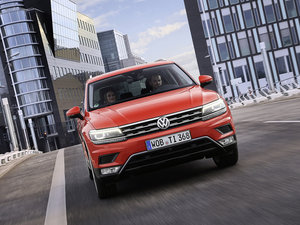 2017330TSI (chung) w^