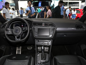 2017380TSI R-line п؅^