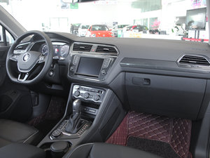 2017款330TSI 高配型 中控区