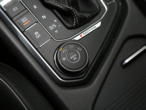 2017款380TSI R-line 中控区