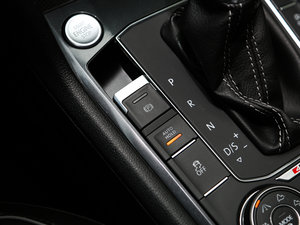 2017款380TSI R-line 驻车制动器
