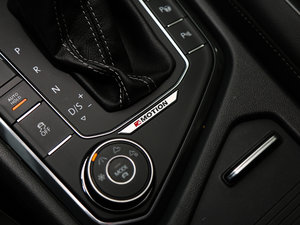 2017款380TSI R-line 中控区