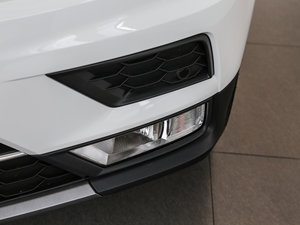 2017款330TSI 创睿型 前雾灯