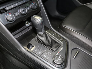 2017款330TSI 创睿型 换挡杆