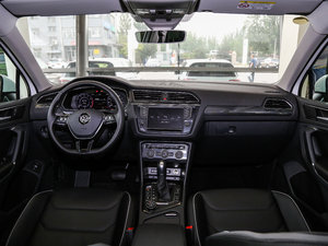 2017款330TSI 创睿型 内饰全景