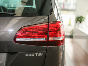 2016款280TSI 乐享型 7座 尾灯