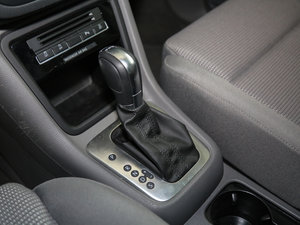 2016款280TSI 乐享型 7座 换挡杆