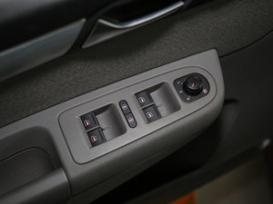 2016款280TSI 乐享型 7座 主驾车窗控制区	