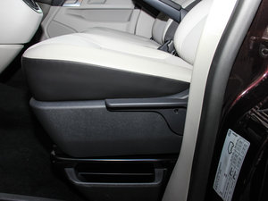 2016款2.0TSI 四驱舒适版 9座 主驾驶座椅调节