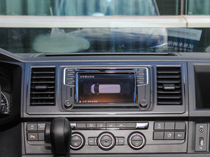 2016款2.0TSI 四驱舒适版 9座 空调出风口