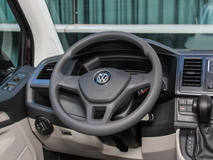 2016款2.0TSI 四驱舒适版 9座 方向盘
