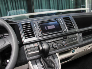 2016款2.0TSI 四驱舒适版 9座 中控区
