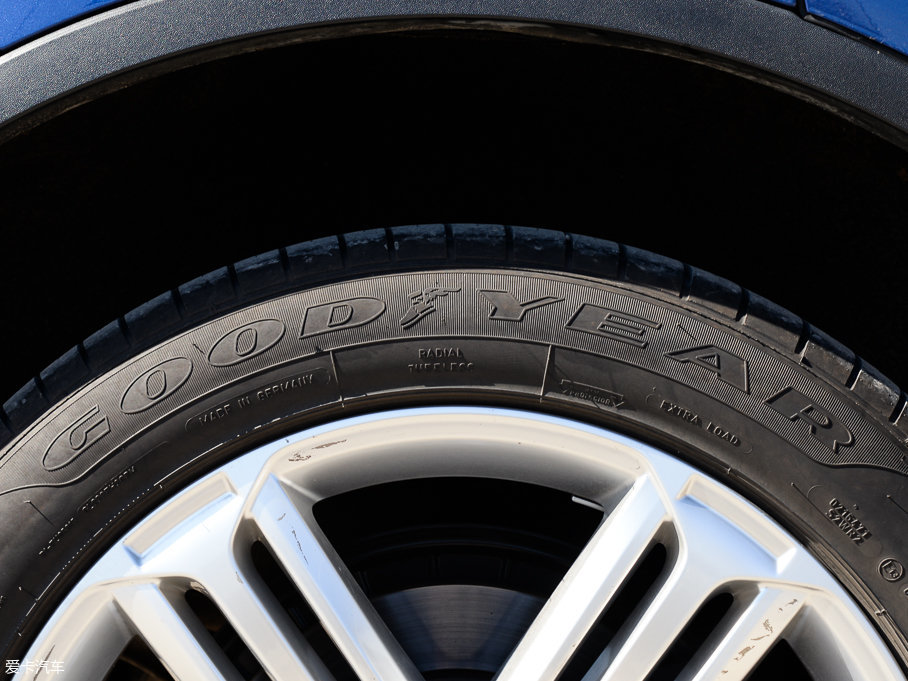 2017;J 3.0 TSI R Line ʷ