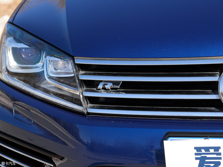 2017;J 3.0 TSI R Line ʷ