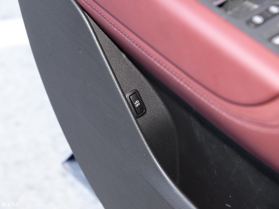 2017;J 3.0 TSI R Line ʷ