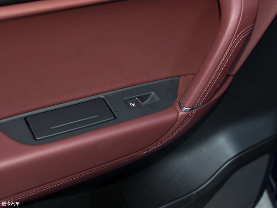 2017;J 3.0 TSI R Line ʷ