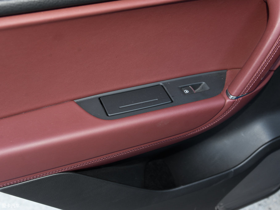 2017;J 3.0 TSI R Line ʷ